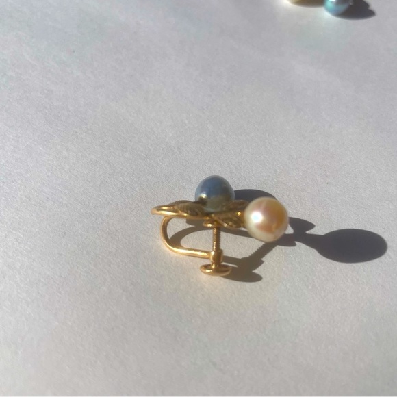 Vintage 14k Gold and Pearl Screw or clip on Earrings for un pierced Ears - Picture 13 of 15